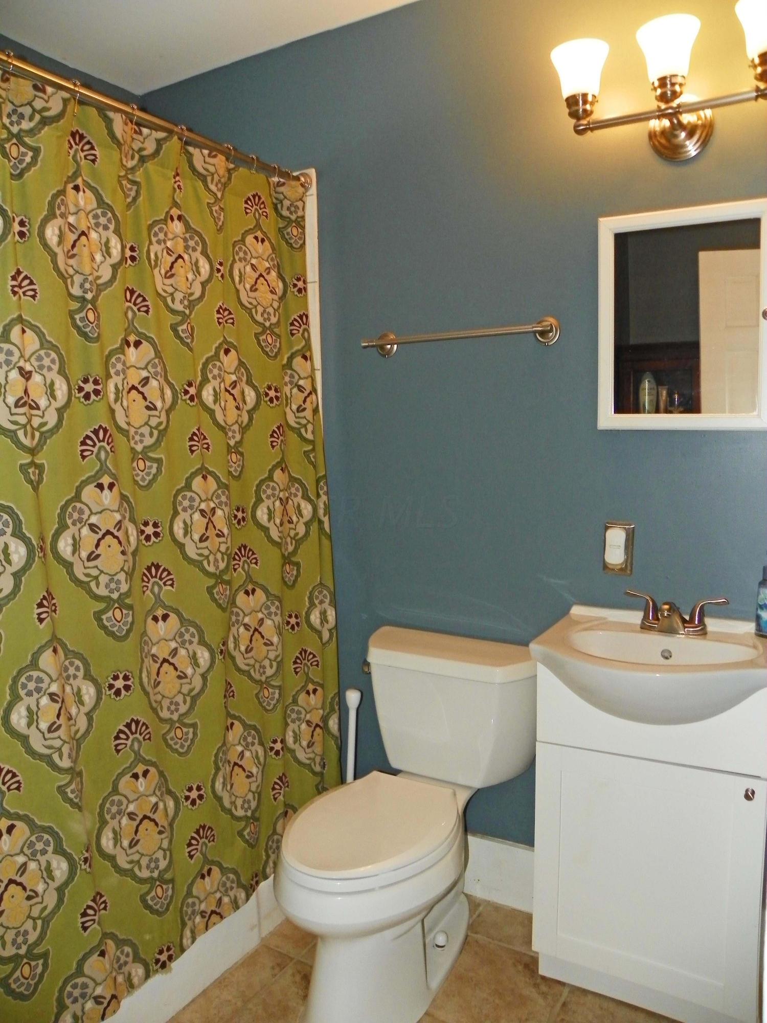 2292 Swansea Road Columbus, OH 43221 - Photo 14 of 26