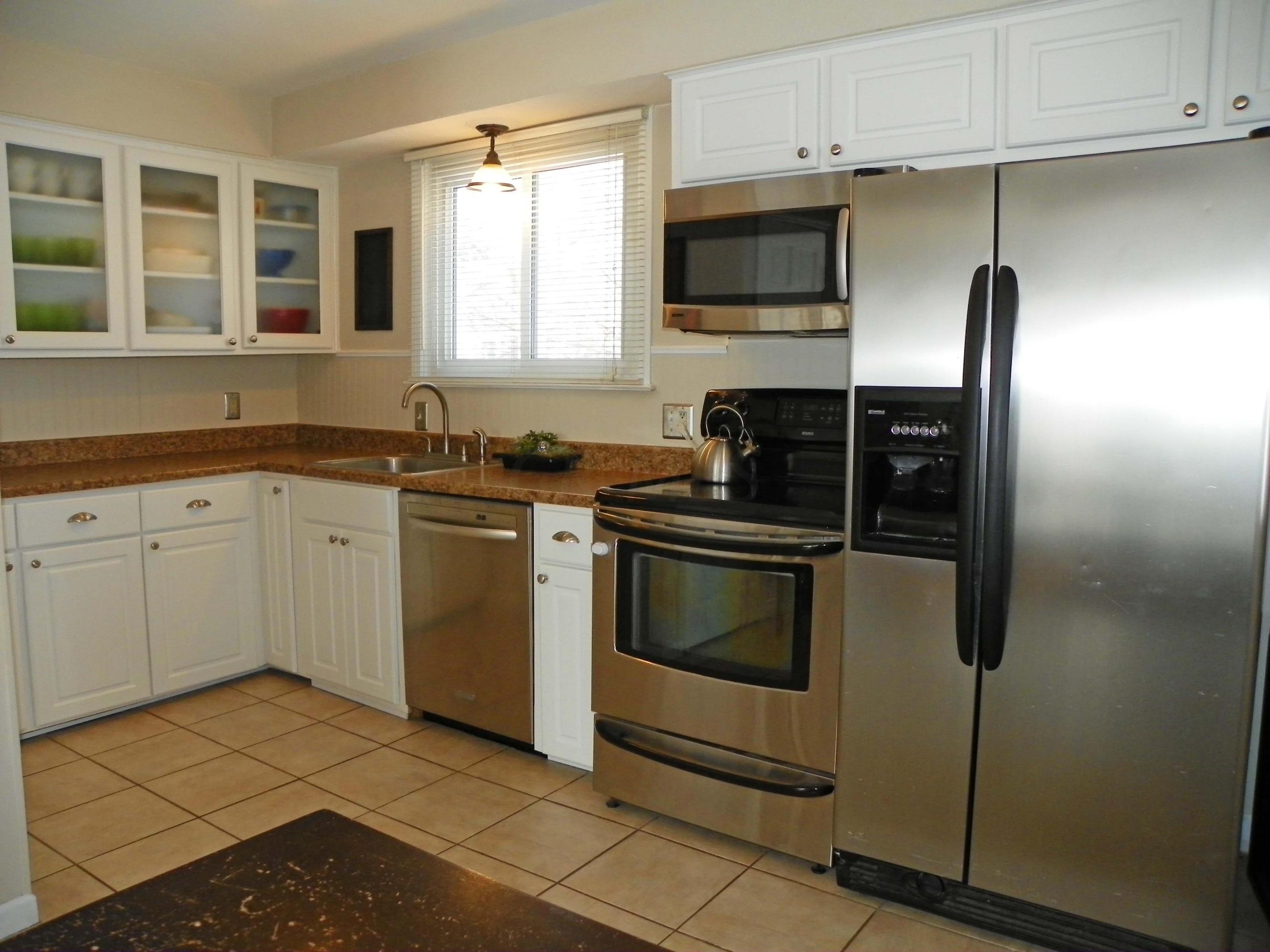 2292 Swansea Road Columbus, OH 43221 - Photo 7 of 26
