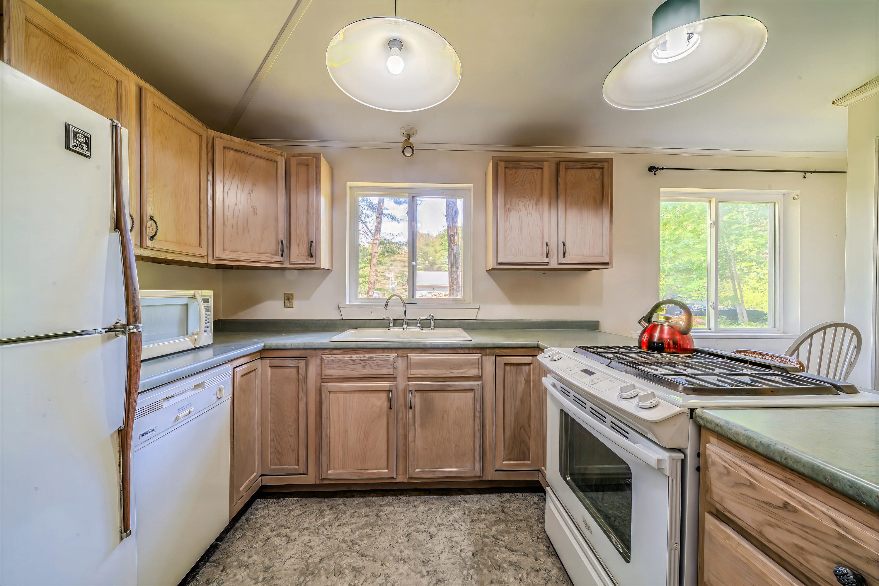 31 Herrick Road Belfast, ME 04915 - Photo 12 of 35 Kitchen