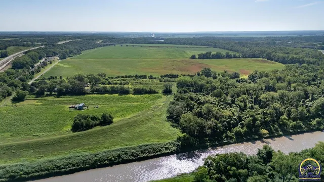 $193,900 | 1501 Northeast Calhoun Bluff Road, Topeka, KS 66617