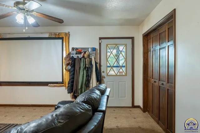 $193,900 | 1501 Northeast Calhoun Bluff Road, Topeka, KS 66617