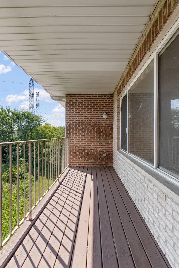 881 North Swift Road, Unit 306 Addison, IL 60101 - Photo 17 of 17 Gallery Image 17