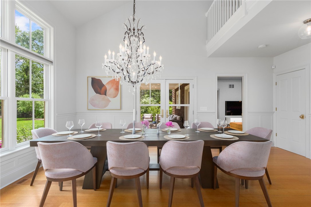 104 Ferry Road Bristol, RI 02809 - Photo 13 of 45 Large dining area for all your guest