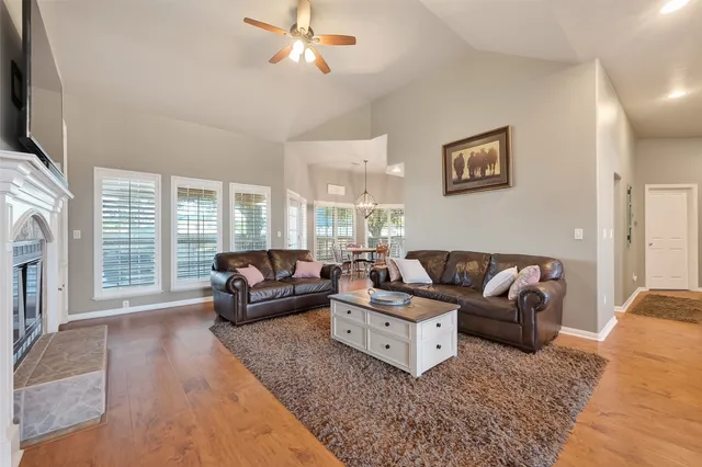 $395,000 | 249 Blue Hill Drive, Montgomery, TX 77356