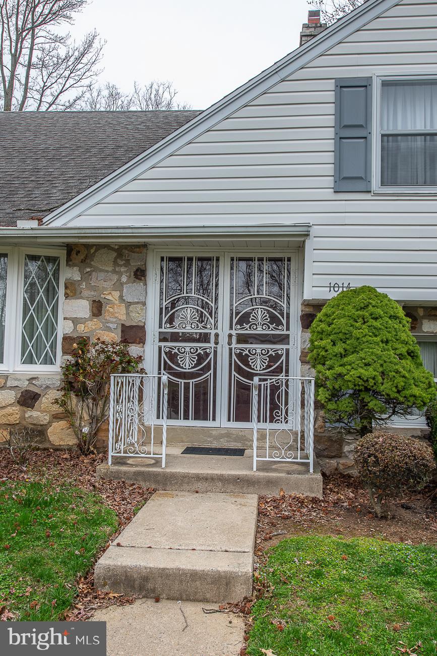 1014 Edwards Drive Springfield, PA 19064 - Photo 4 of 47