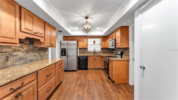 $2,100 | 553 Villa Vista Boulevard, Lakeland, FL 33813