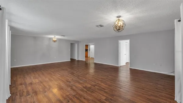 $2,100 | 553 Villa Vista Boulevard, Lakeland, FL 33813