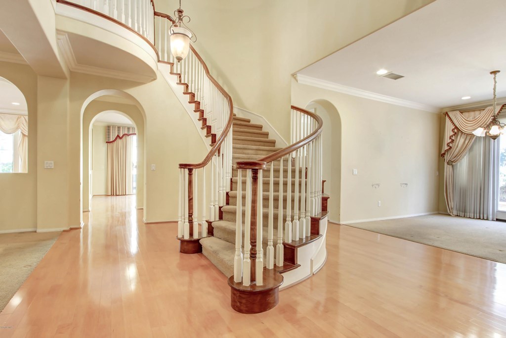 149 Laurel Ridge Drive Simi Valley, CA 93065 - Photo 2 of 28 stariway new