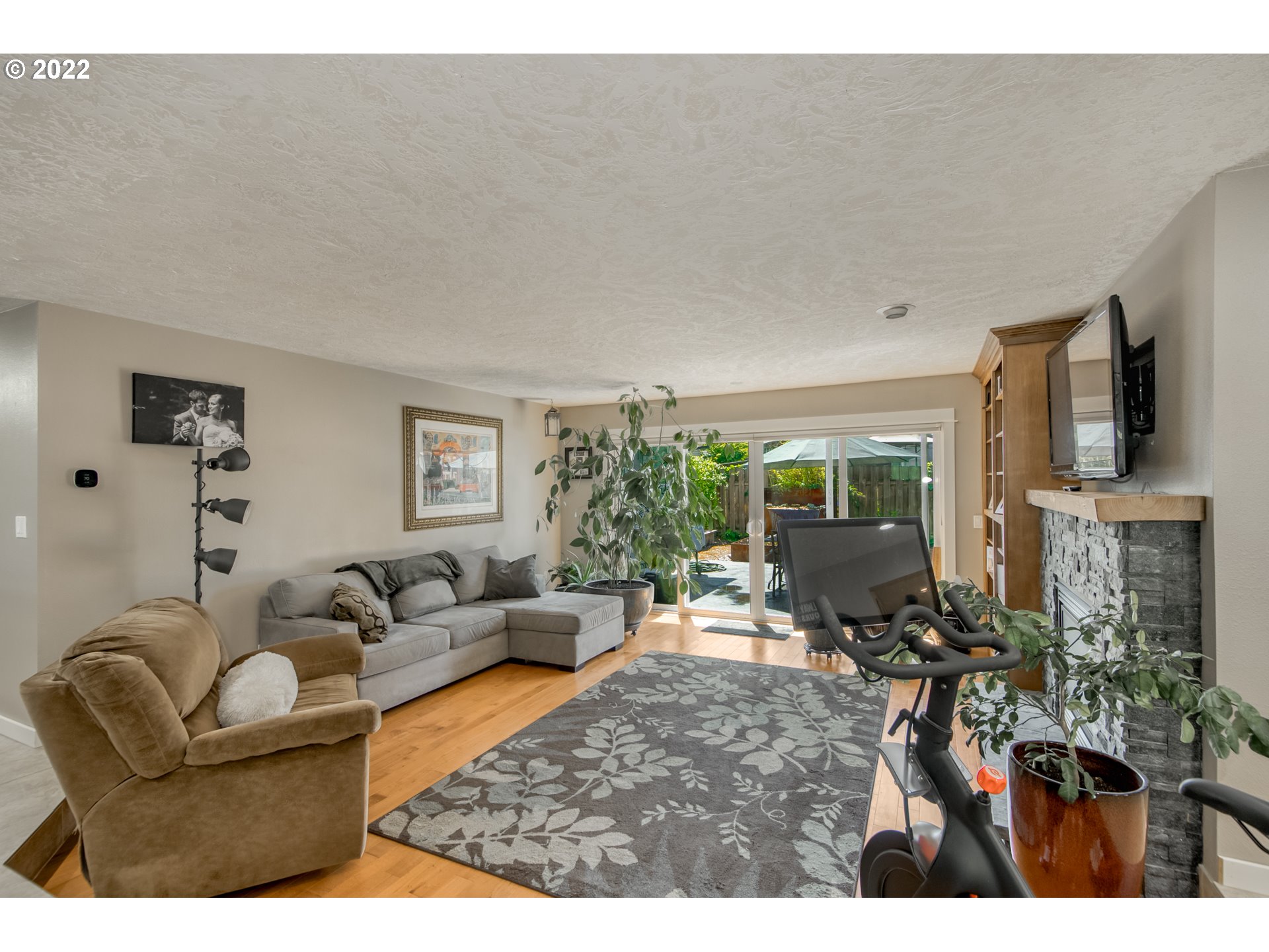 4520 Southeast Welch Road Gresham, OR 97080 - Photo 3 of 32 Living Room