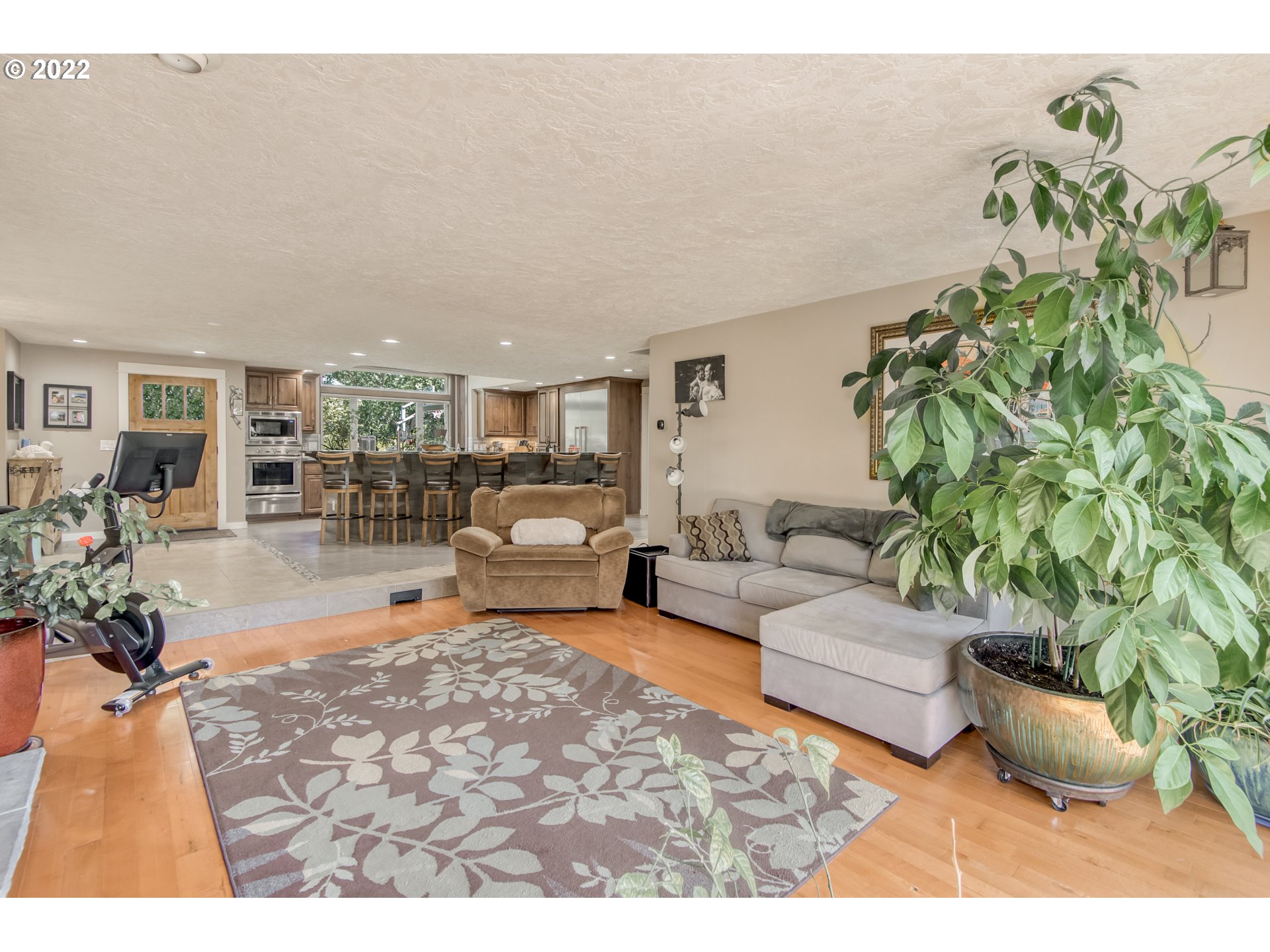 4520 Southeast Welch Road Gresham, OR 97080 - Photo 5 of 32 Living Room