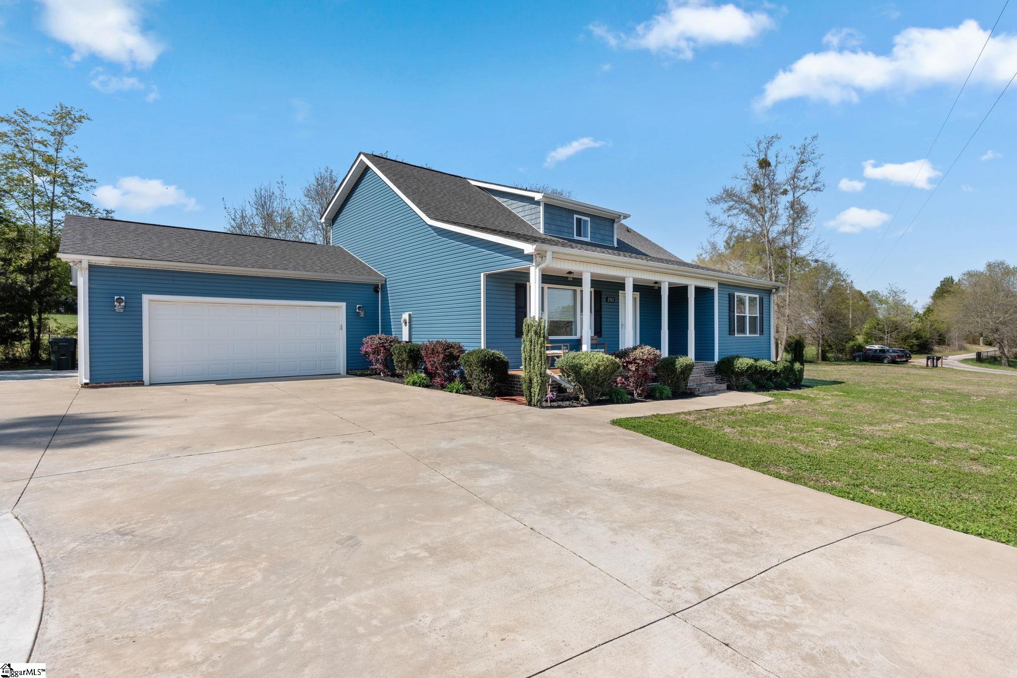 2762 Allen Bridge Road Fountain Inn, SC 29644 - Photo 2 of 41