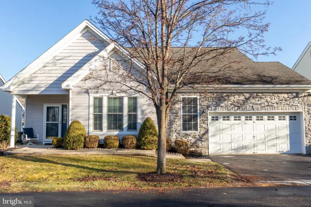 $439,000 | 43 Chickadee Way, Hamilton, NJ 08690