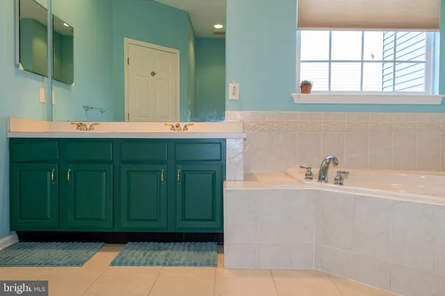 $439,000 | 43 Chickadee Way, Hamilton, NJ 08690