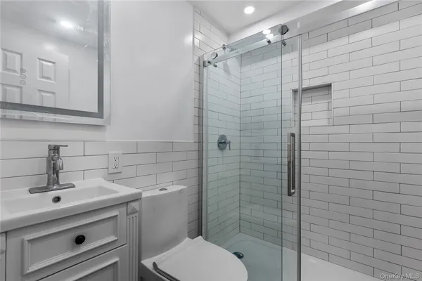 $4,000 | 840 East Broadway, Unit LOWR, Long Beach, NY 11561