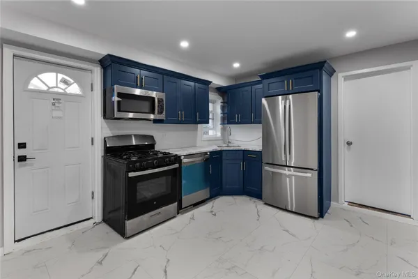 $4,000 | 840 East Broadway, Unit LOWR, Long Beach, NY 11561