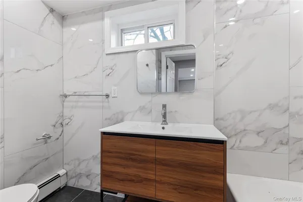 $4,000 | 840 East Broadway, Unit LOWR, Long Beach, NY 11561