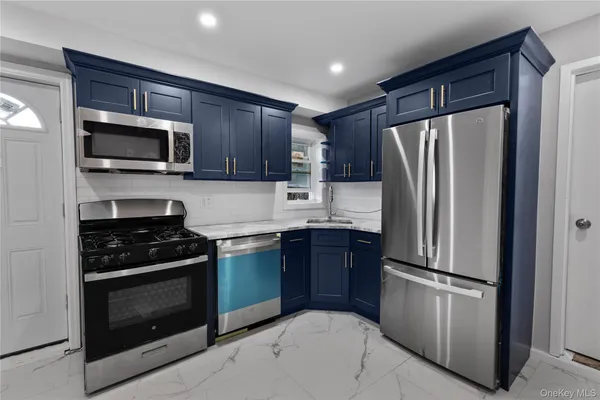 $4,000 | 840 East Broadway, Unit LOWR, Long Beach, NY 11561