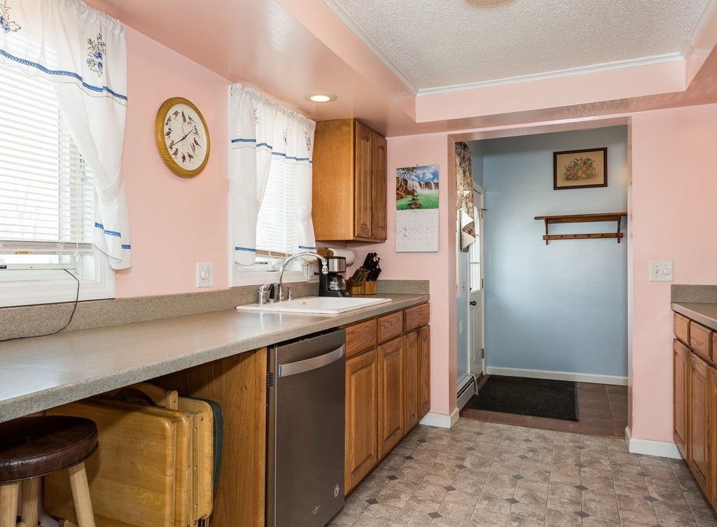 43 Fernwood Road Southwick, MA 01077 - Photo 9 of 28 Gallery Image 9