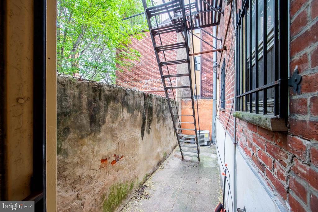 545 Christian Street, Unit 2 Philadelphia, PA 19147 - Photo 16 of 30