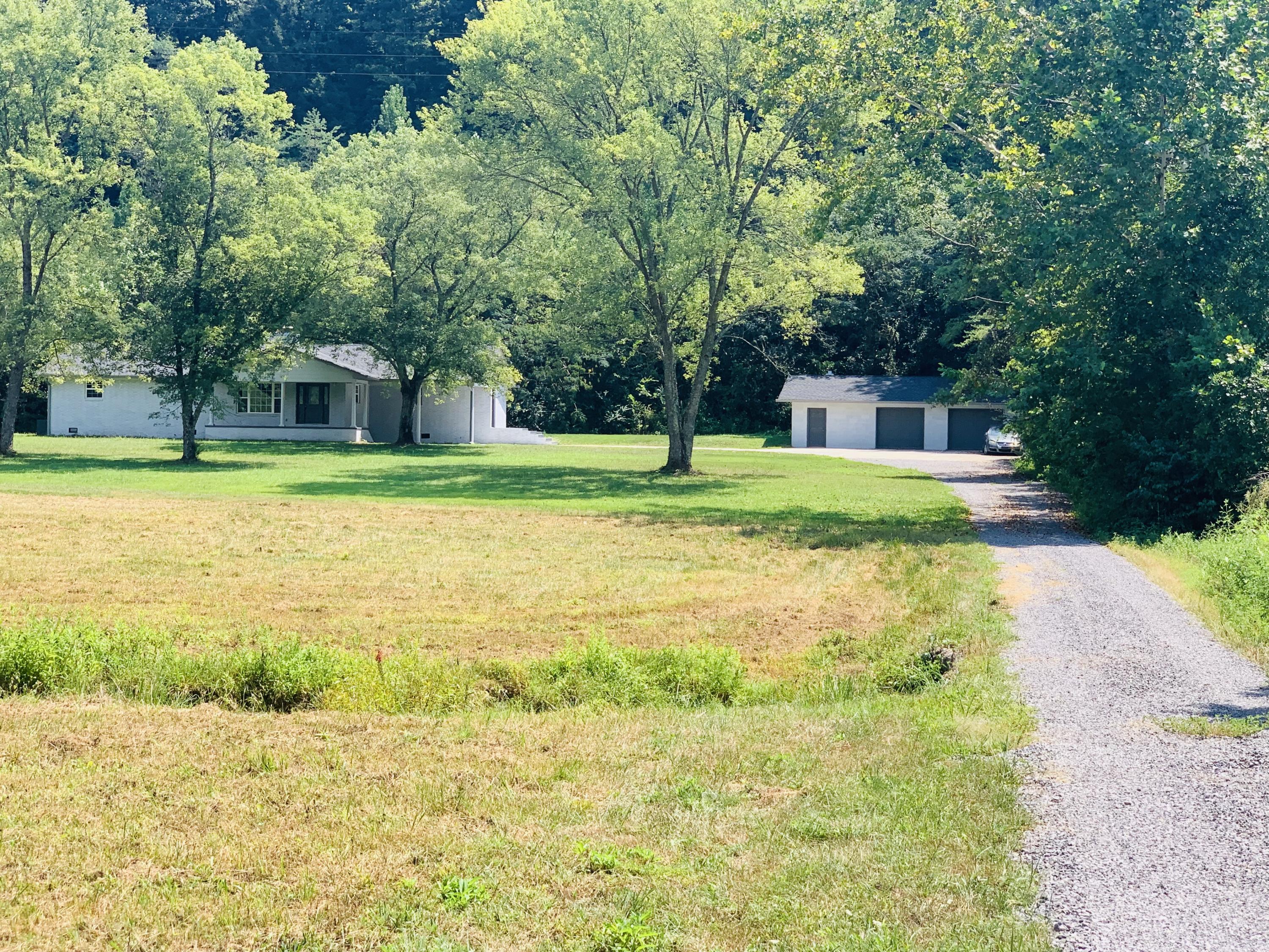 2414 Dutch Valley Road Clinton, TN 37716 - Photo 2 of 26 320A9BCA-1EF2-4CB8-B72E-A02C48F1CE3B