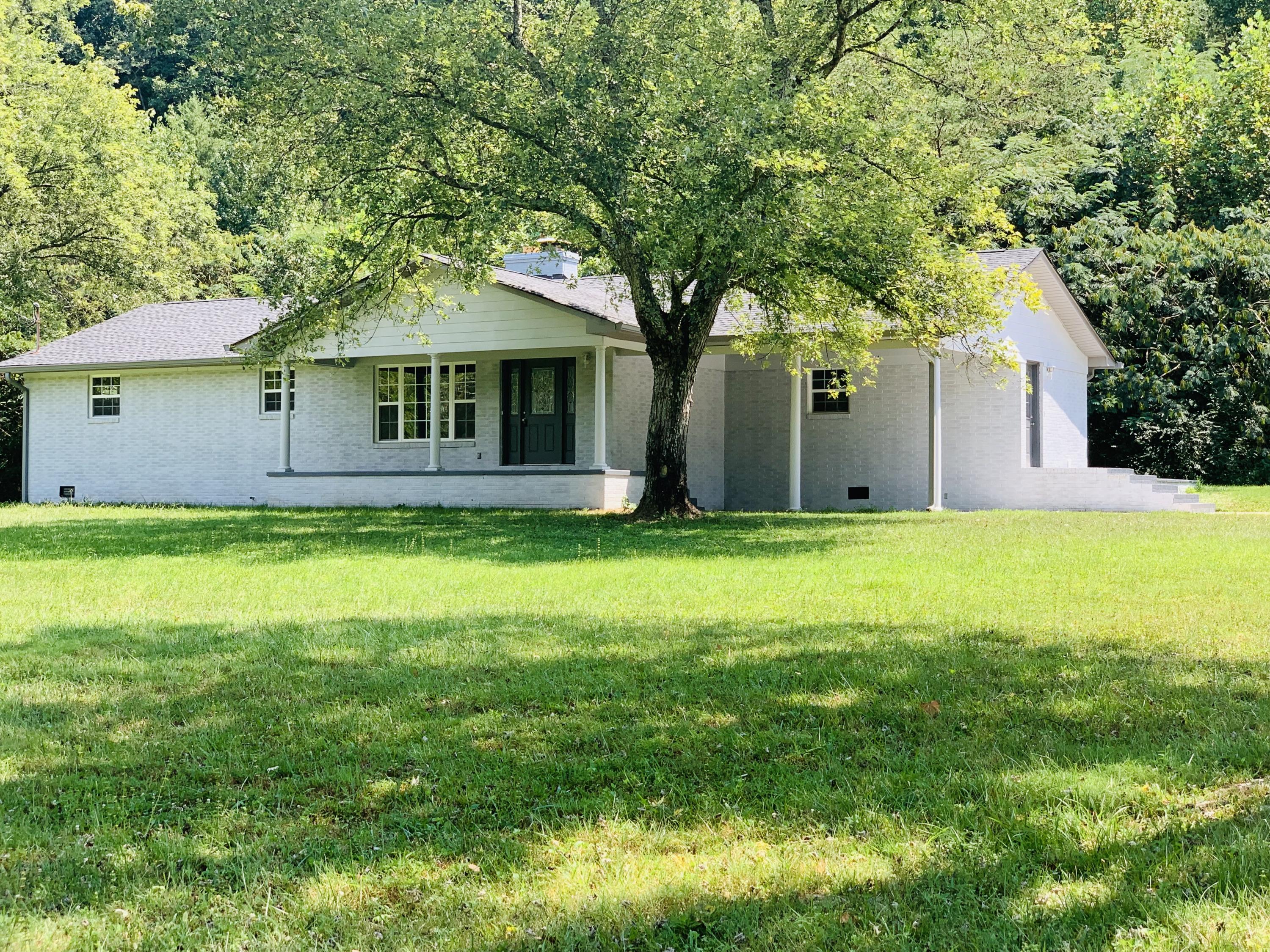 2414 Dutch Valley Road Clinton, TN 37716 - Photo 3 of 26 82DC753A-2C2B-47E6-8F42-CC167AFFB417