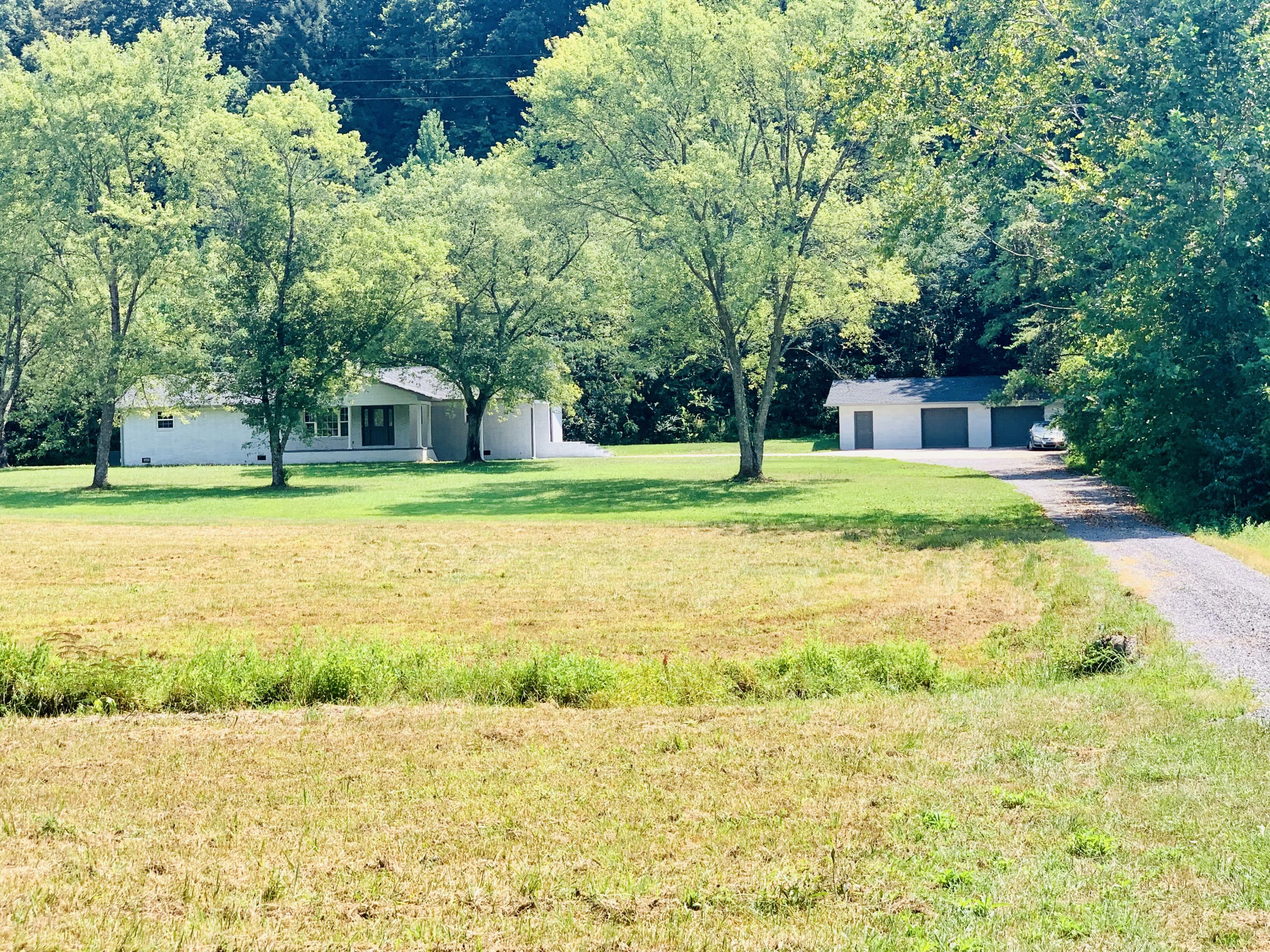 2414 Dutch Valley Road Clinton, TN 37716 - Photo 7 of 26 E1434DE4-0D51-470B-9634-AF3FCBED50E4