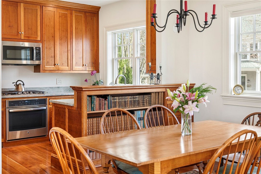 29 Prairie Avenue, Unit 9 Newport, RI 02840 - Photo 17 of 49