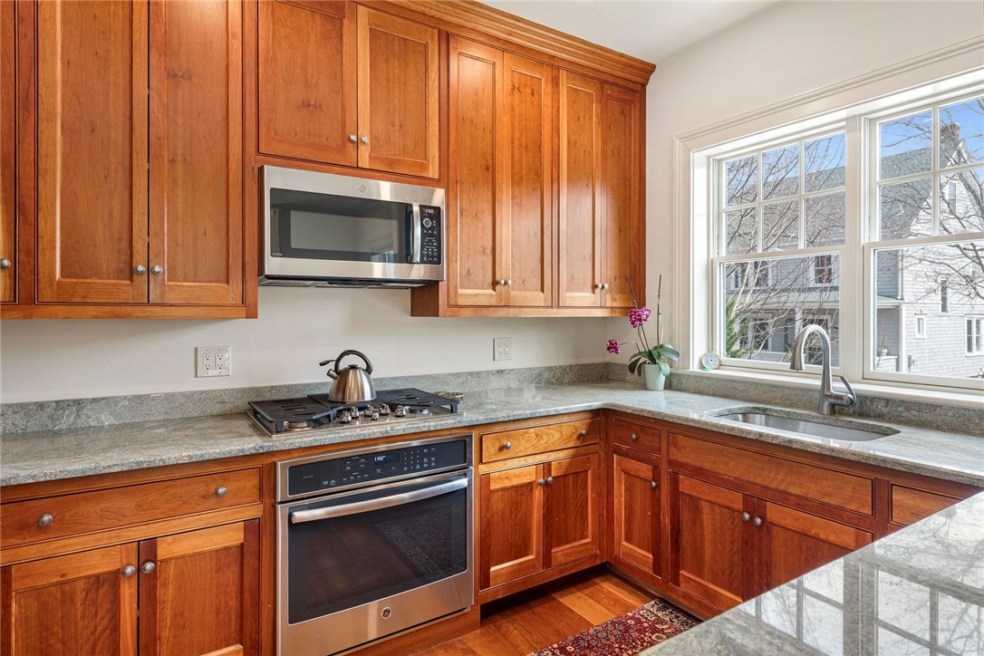 29 Prairie Avenue, Unit 9 Newport, RI 02840 - Photo 18 of 49