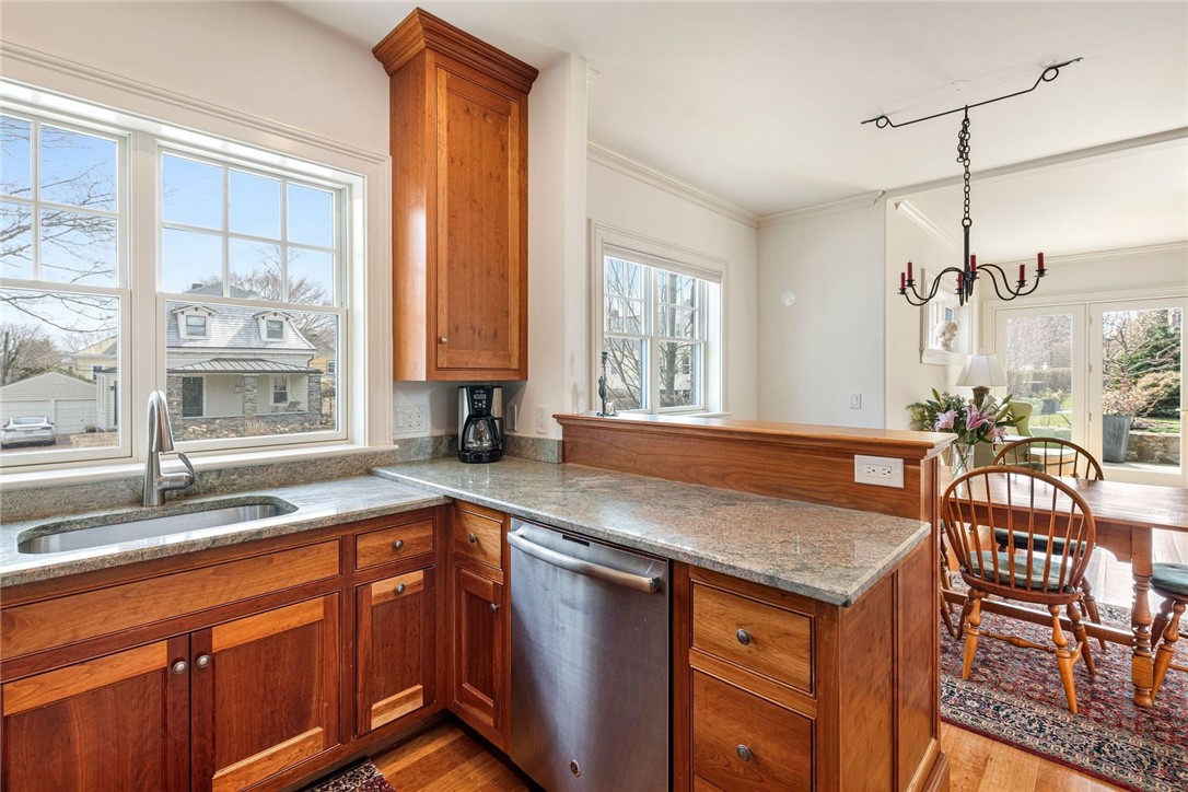 29 Prairie Avenue, Unit 9 Newport, RI 02840 - Photo 19 of 49