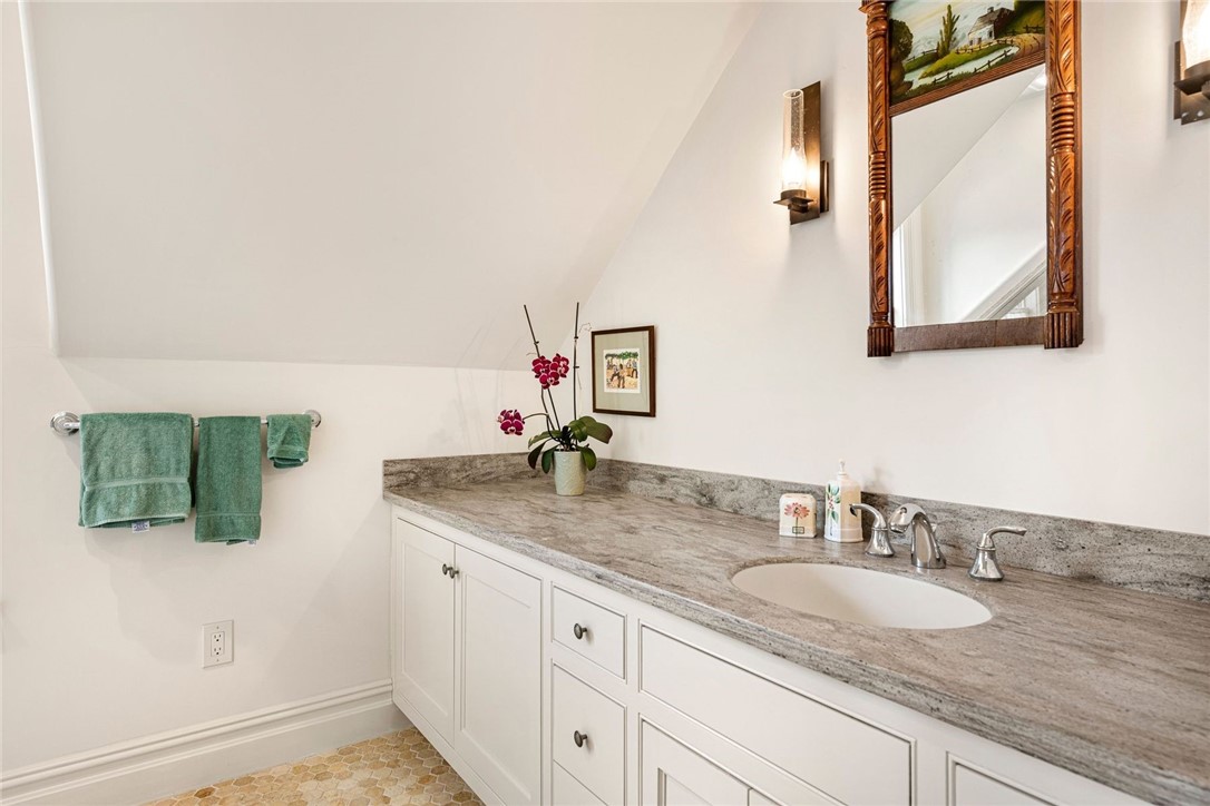 29 Prairie Avenue, Unit 9 Newport, RI 02840 - Photo 40 of 49