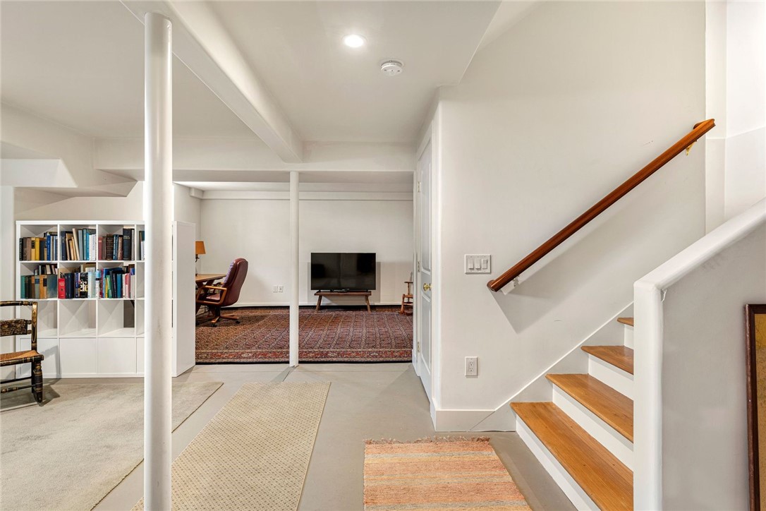 29 Prairie Avenue, Unit 9 Newport, RI 02840 - Photo 44 of 49