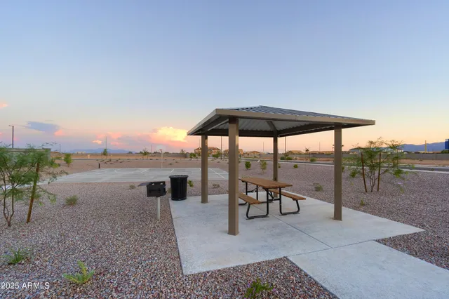 $611,360 | 17328 West Dahlia Drive, Surprise, AZ 85388