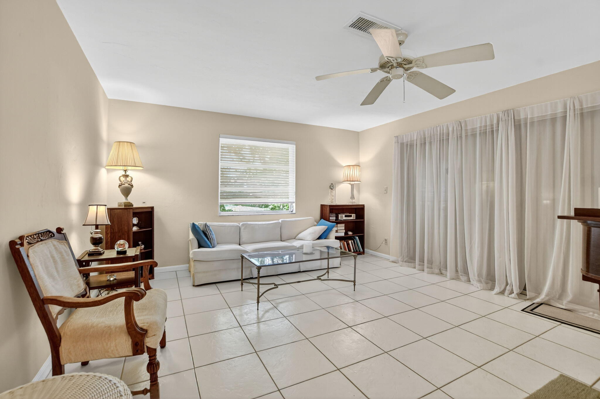 303 Northwest 42nd Street Boca Raton, FL 33431 - Photo 9 of 30 Living Room