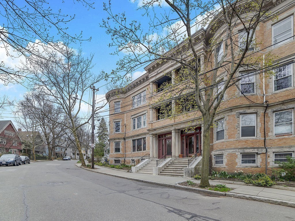 88 Naples Road, Unit 1 Brookline, MA 02446 - Photo 14 of 16