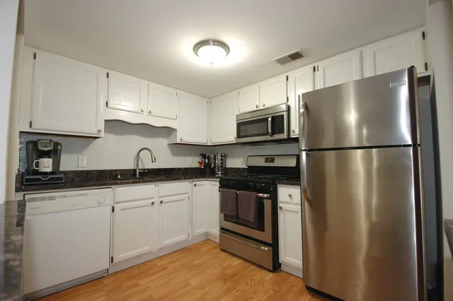 $310,000 | 104 North Pine Avenue, Unit 302, Arlington Heights, IL 60004