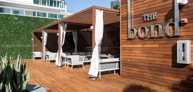 $3,695 | 1080 Brickell Avenue, Unit 911, Miami, FL 33131