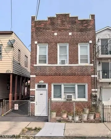 $1,900 | 343 3rd Avenue West, Newark, NJ 07107