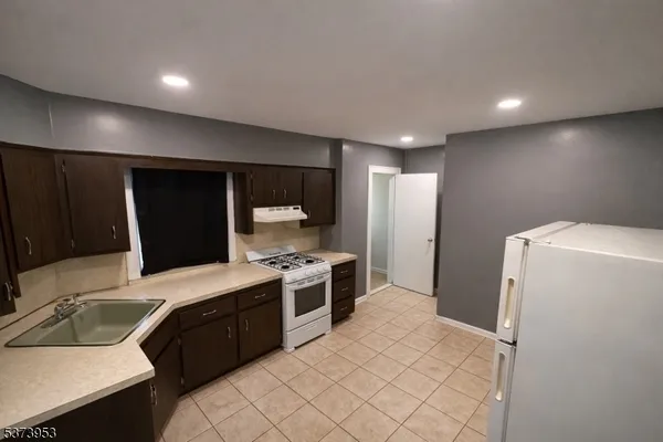 $1,900 | 343 3rd Avenue West, Newark, NJ 07107