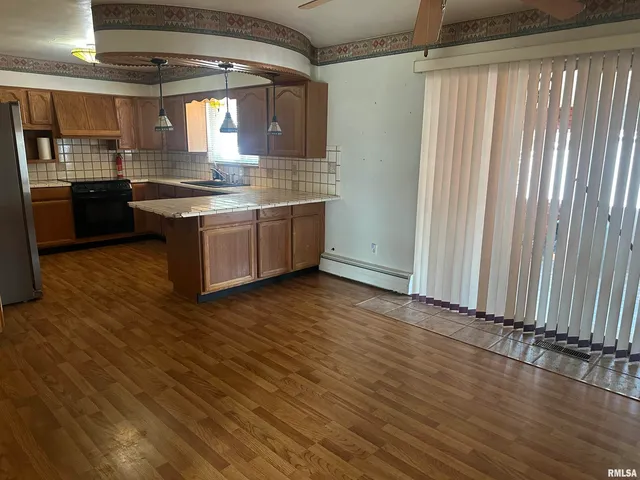 $164,900 | 341 McFall Street, Benton, IL 62812