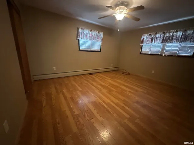 $164,900 | 341 McFall Street, Benton, IL 62812