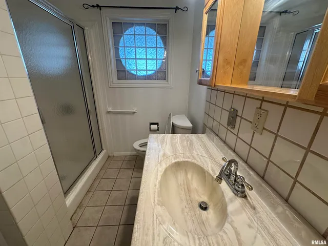 $164,900 | 341 McFall Street, Benton, IL 62812