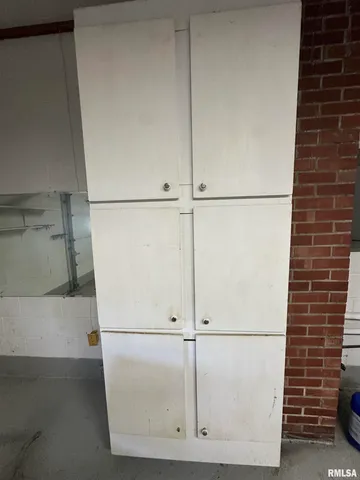 $164,900 | 341 McFall Street, Benton, IL 62812