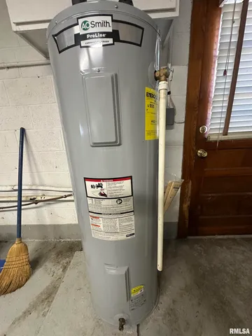 $164,900 | 341 McFall Street, Benton, IL 62812