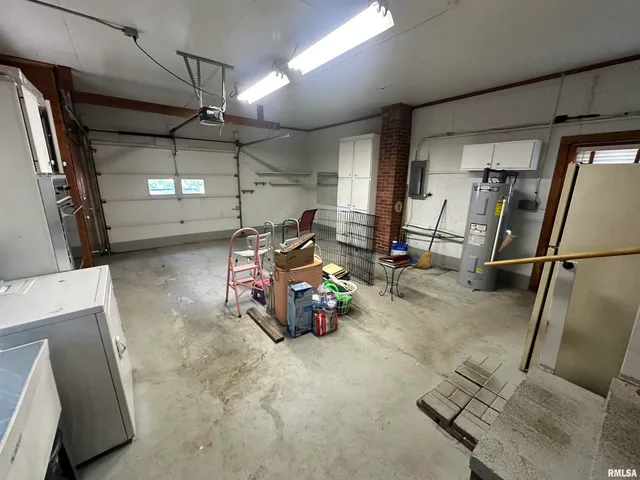 $164,900 | 341 McFall Street, Benton, IL 62812