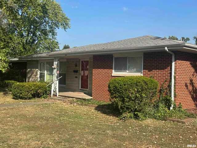 $164,900 | 341 McFall Street, Benton, IL 62812