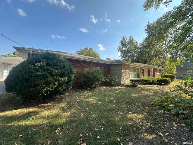 $164,900 | 341 McFall Street, Benton, IL 62812