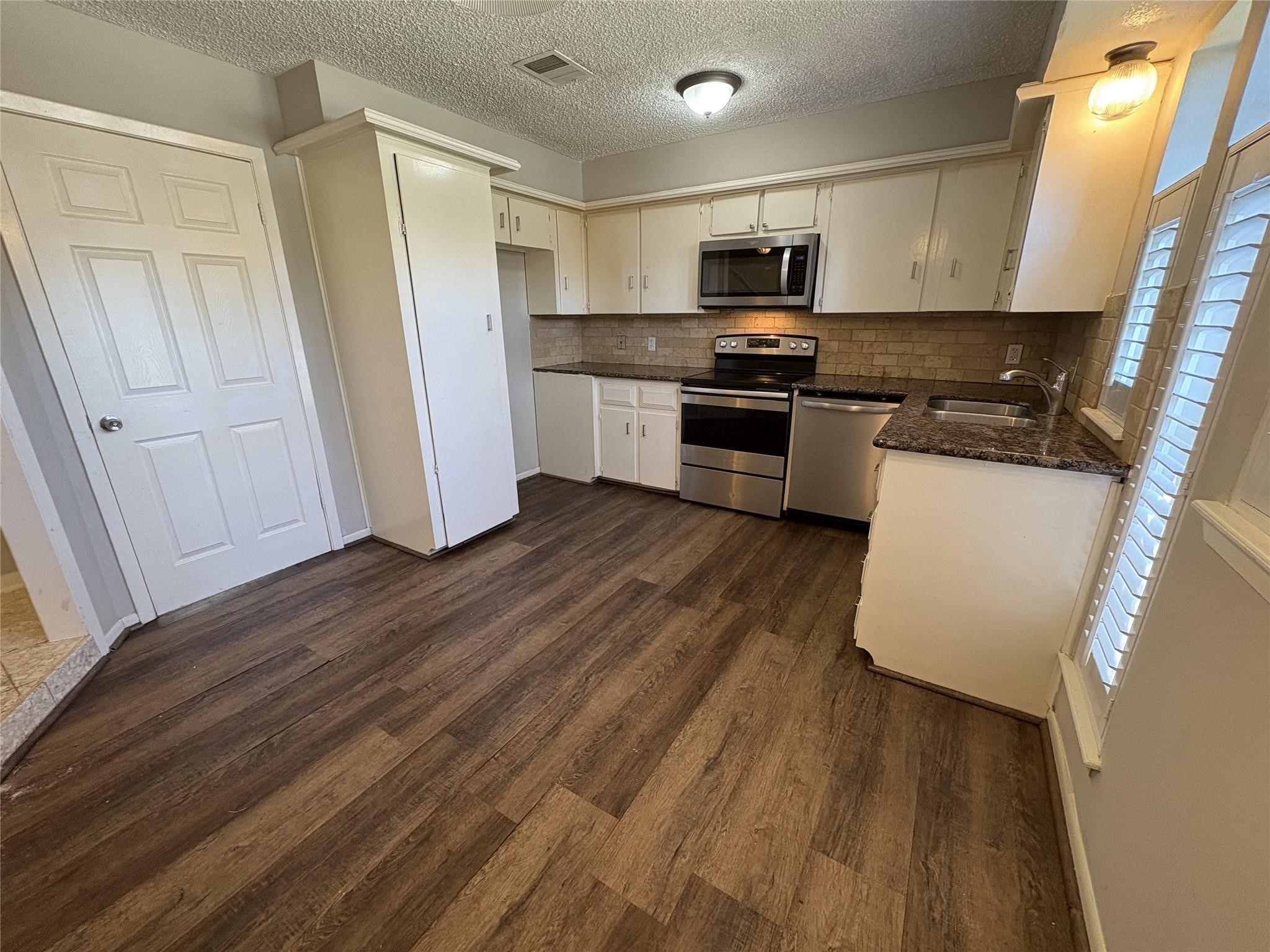 17159 Beaver Springs Drive, Unit 13 Houston, TX 77090 - Photo 3 of 14