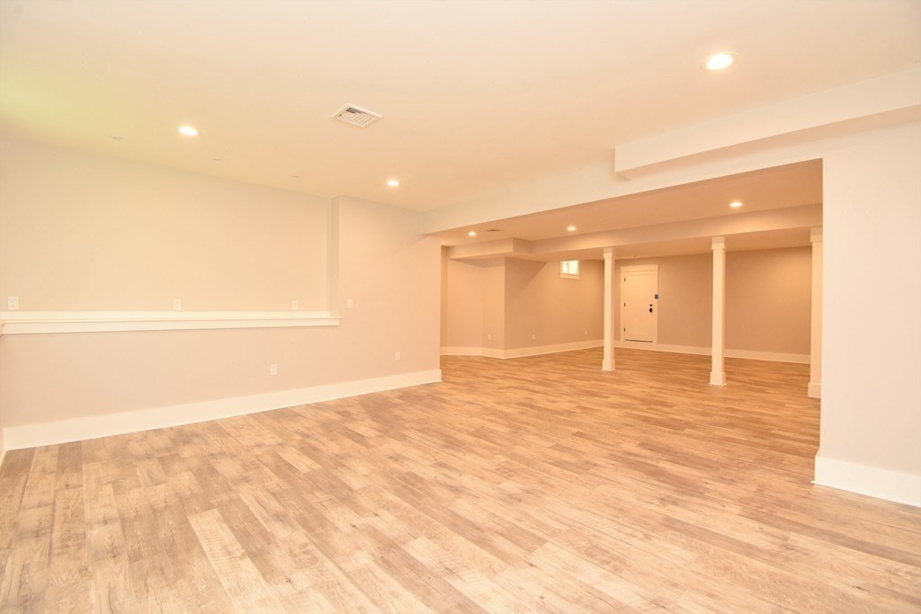 40 Voss Terrace Newton, MA 02459 - Photo 25 of 35