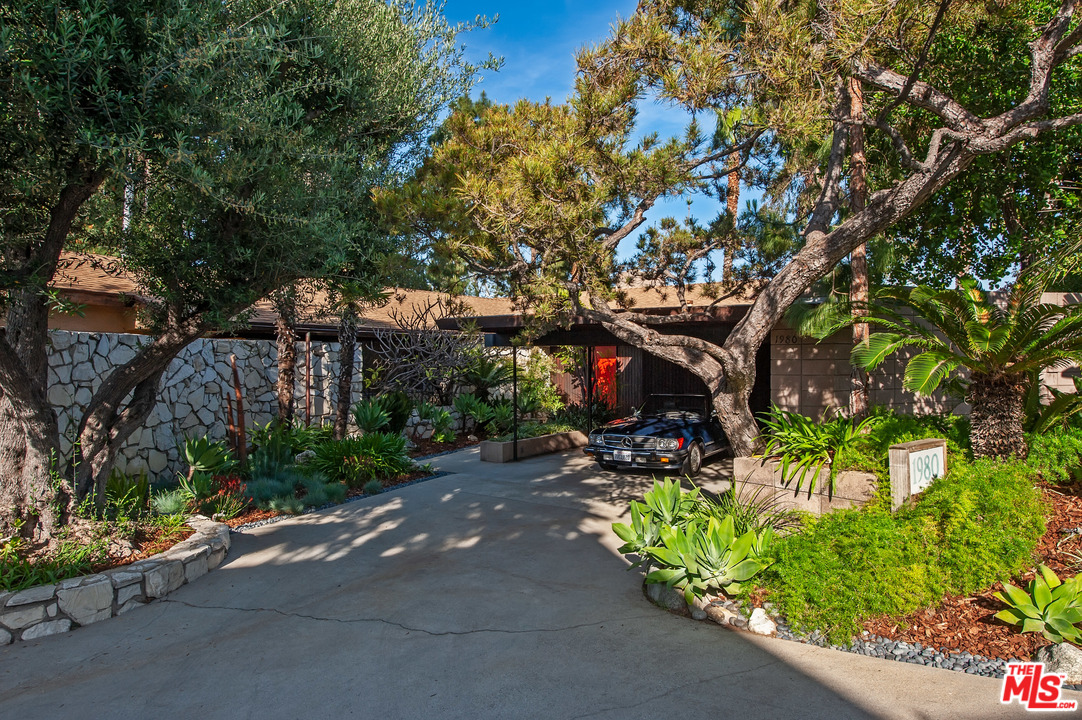 1980 Cummings Drive Los Angeles, CA 90027 - Photo 2 of 50