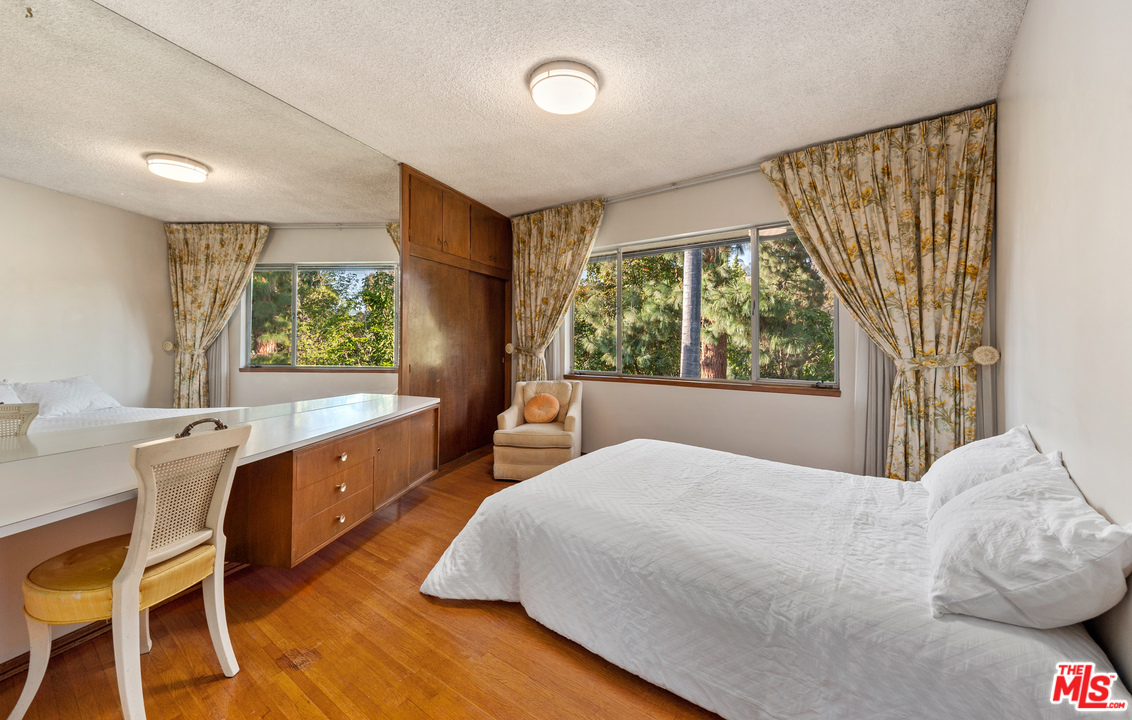 1980 Cummings Drive Los Angeles, CA 90027 - Photo 23 of 50